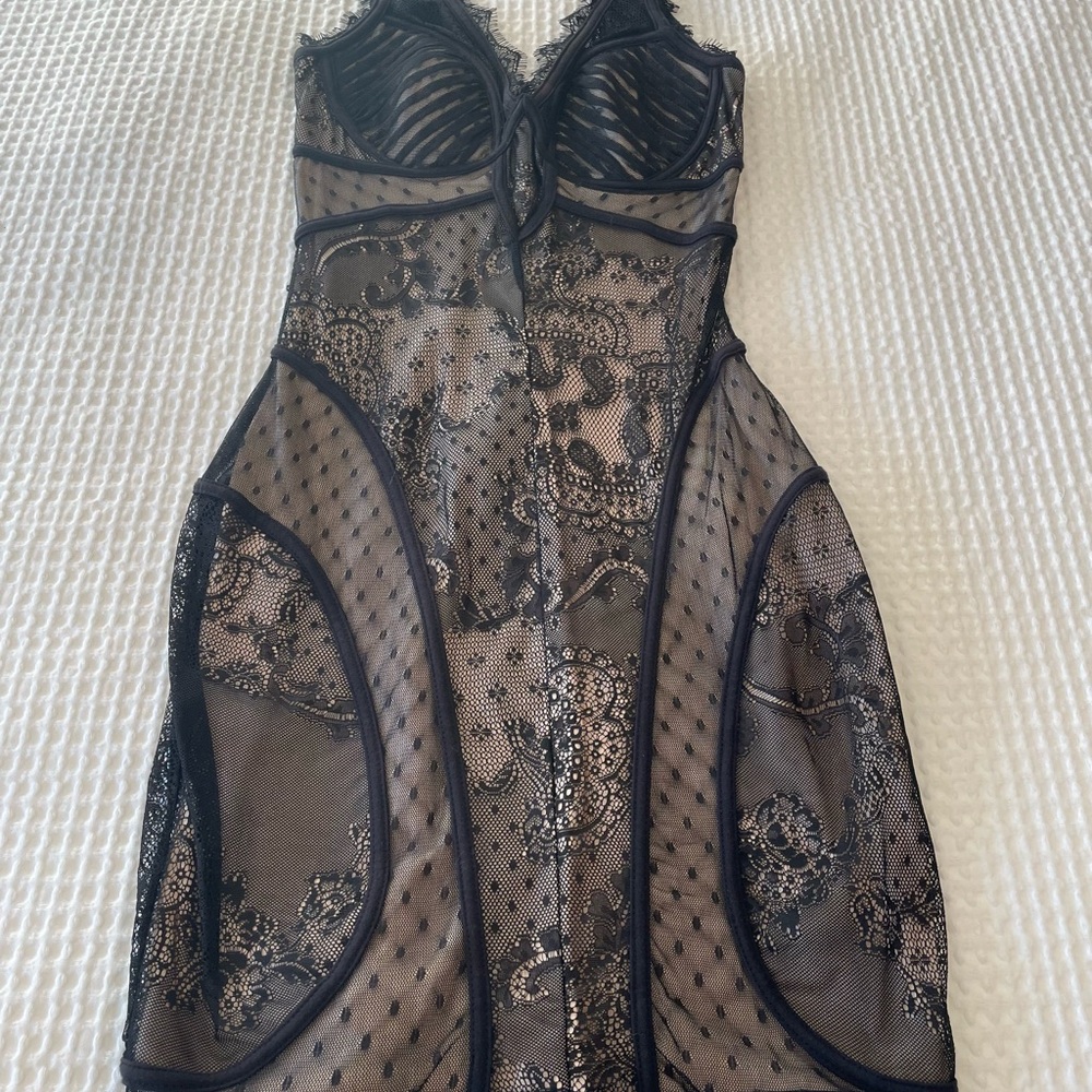 ⚡️Flash Sale⚡️ Bebe Elegant Black & Nude Lace Dress - Picture 5 of 9